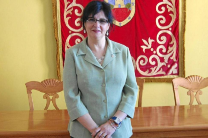 La socialista Pilar Fernández volvería a la Alcaldía tras perderla en 2013.-El Mundo