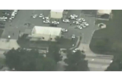 Imagen aérea del lugar donde ha ocurrido el tiroteo en Orlando.-