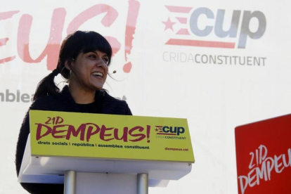 Anna Gabriel durante un acto de campaña de la CUP en Sabadell, el pasado diciembre.-/ JORDI PUJOLAR (ACN)