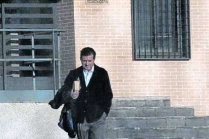 aume Matas abandona la prisión de Segovia tras serle concedido el tercer grado, el pasado 31 de octubre.-EFE/ AURELIO MARTÍN