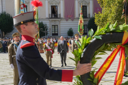 Jura de bandera de personal civil en Valladolid.- J. M. LOSTAU