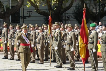 Jura de bandera de personal civil en Valladolid.- J. M. LOSTAU