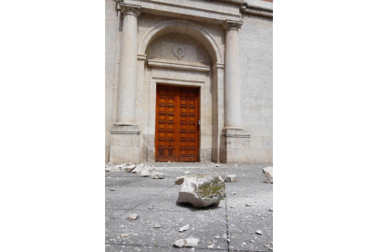 Un rayo derriba la cruz de la iglesia de las Esclavas de Valladolid. PHOTOGENIC