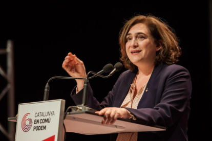 Ada Colau cree que lo lógico es que quién opte a presidir de la Generalitat esté en Cataluña.-MARTÍ FRADERA (ARCHIVO)