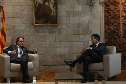 La declaraciones del nuevo líder del PSOE, Pedro Sánchez, después de la reunión con el 'president' Mas.-Foto: ALBERT BERTRAN