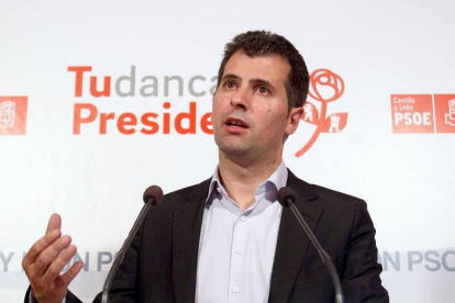 El secretario regional del PSOE, Luis Tudanca, preside la Comisión Ejecutiva Autonómica del partico-ICAL