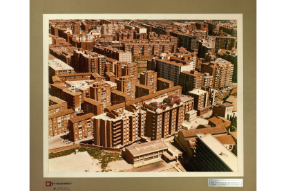 Vista aérea de Valladolid. Barrio de Rondilla (1982) - ARCHIVO MUNICIPAL DE VALLADOLID