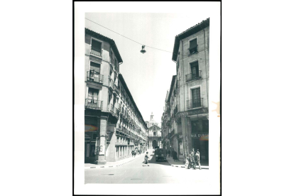 Calle de la Platería desde plaza del Ochavo, 1962.- ARCHIVO MUNICIPAL DE VALLADOLID