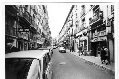 Vista de la calle de la Platería, en la década de los 80 del siglo pasado.- ARCHIVO MUNICIPAL DE VALLADOLID