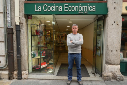Calle de la Platería, establecimiento 'La cocina económica' de José Antonio Siguenza.- J.M. LOSTAU