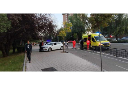 Un herido tras un accidente en moto en Huerta del Rey. / E. M.