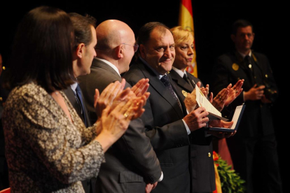 El periodista Íñigo Arrúe Pintó recibe el galardón. -PHOTOGENIC.