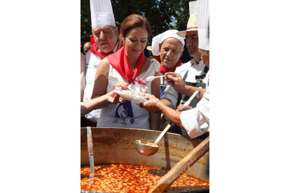 La consejera de Agricultura y Ganadería, Silvia Clemente, asiste a la Gran Judiada con motivo de las fiestas de San Luis del Real Sitio de San Ildefonso-Ical