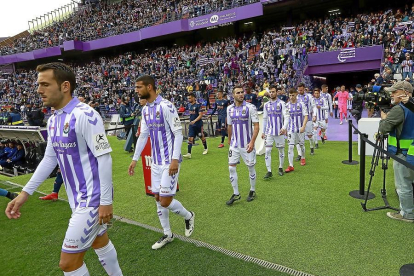El Real Valladolid durante el pasado 18 de mayo en el partido contra el Valencia.-J. M. LOSTAU