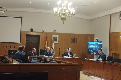 Vista de conformidad en la que el ya condenado ha dado el sí a la pena, por videocoferencia, desde un centro psiquiátrico de la Diputación de Albacete.- EUROPA PRESS