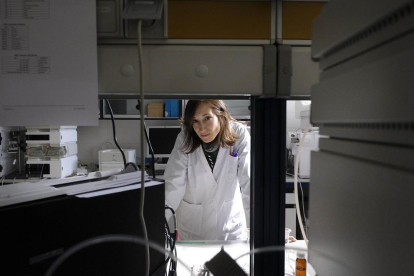 La investigadora Iria González en las instalaciones de la Universidad de Salamanca.-ENRIQUE CARRASCAL