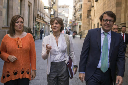 La ministra de agricultura Isabel García Tejerina participa en un foro en Salamanca sobre el ibérico.-ICAL