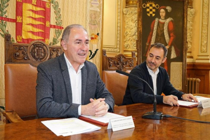 El Concejal de Hacienda y Promoción Económica, Antonio Gato, ha presentado el Convenio "Despega y Emplea-te"-@AyuntamientoVLL