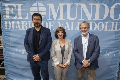 Alberto Bustos, María Sánchez y Manuel Saravia, concejales de VTLP en el Ayuntamiento. / PHOTOGENIC