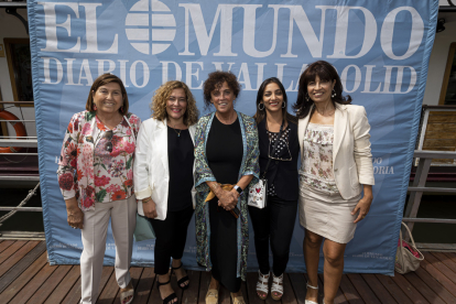 Vicky Soto, Charo Chávez, Rafi Romero, Carmen Jiménez y Ana Redondo, concejales del Ayuntamiento de Valladolid. / PHOTOGENIC