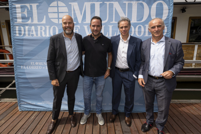 El director general de CyLTV, Jorge Losada con representantes de Sony, y José Antonio Arias, gerente de El Mundo. / PHOTOGENIC