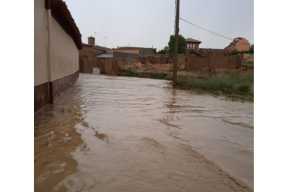 Inundaciones en Villacid de Campos. Gloria Fernández / Asociación de vecinos de Villacid de Campos