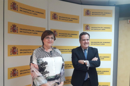 Helena Caballero, subdelegada del Gobierno en Valladolid, con el delegado de la Junta, Pablo Trillo.-EUROPA PRESS