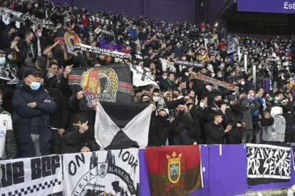 Aficionados del Burgos en la última visita del equipo blanquinegro a Zorrilla, el 8 de enero de 2022.