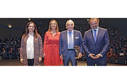 Soledad Ulibarri, Virginia Barcones, Emiliano Revilla, premio Numancia 2019 y Fernando de Yarza.-LUIS ÁNGEL TEJEDOR / MARIO TEJEDOR
