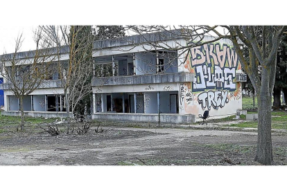 Terrenos donde se ubicará la Casa de la Música y del Teatro de Arroyo de la Encomienda.-J. M. LOSTAU