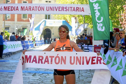 Imagen de archivo de la ganadora de la 1/2 Media Maratón Universitaria en 2019. / J. M. L.