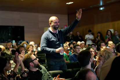 Alexis Morante, director de ‘El universo de Óliver’, Premio Seminci Joven, durante la lectura del palmarés de la 67ª Semana Internacional de Cine de Valladolid. -ICAL