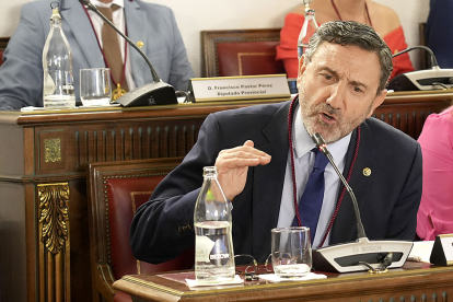 El portavoz del PSOE en la Diputación de Valladolid, Francisco Ferreira. J. M. LOSTAU