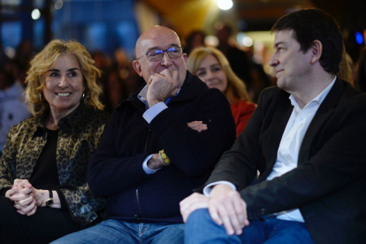 Almeida respalda la candidatura de Carnero en Valladolid.- @alferma1