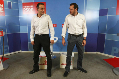 Cecilio Vadillo (I) y Óscar Puente (D), candidatos a las primarias del PSOE en Valladolid, momentos antes del debate-Ical