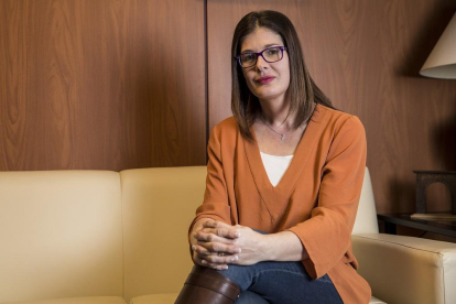 La alcaldesa de Móstoles Noelia Posse posa durante una entrevista.-OLMO CALVO
