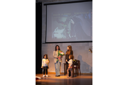 Presentación de la joven que interpretará este año a la Reina Juana I de Castilla, Raquel Fernández Mata y la niña que encarnará a Catalina de Austria. -E.M.