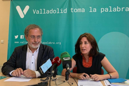 Manuel Saravia junto a María Sánchez.-EUROPA PRESS