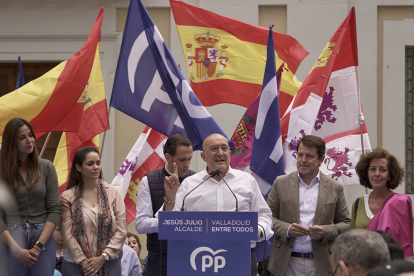 Jesús Julio Carnero, en el cierre de campaña electoral del PP de Valladolid.-ICAL