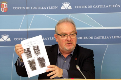 El portavoz de Hacienda, José Francisco Martín, informa sobre la situación del Instituto de la Competitividad Empresarial.-ICAL