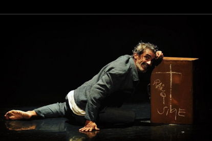 El actor Miguel Molina durante la representación de 'De Miguel a Miguel' - TEATRO ZORRILLA