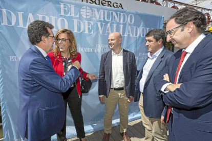 José Luis Ulibarri (editor de Edigrup), Ángeles Armisén (presidenta de la Diputación de Palencia), Luis Calderón, Pablo R. Lago y Alfonso Polanco (alcalde de Palencia)