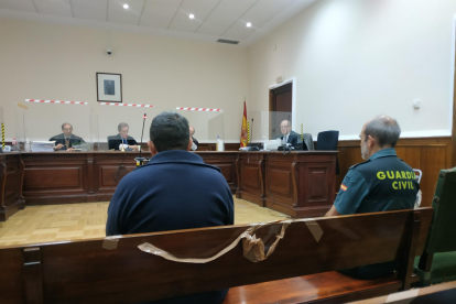 El condenado, durante la vista de conformidad celebrada en la Audiencia de Valladolid. - EP
