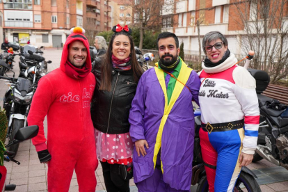 Quinta edición del desfile motero de carnaval en las carreteras de Valladolid. -ICAL