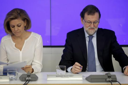 María Dolores de Cospedal y Mariano Rajoy, el pasado febrero, en una ejecutiva del PP.-JOSÉ LUIS ROCA