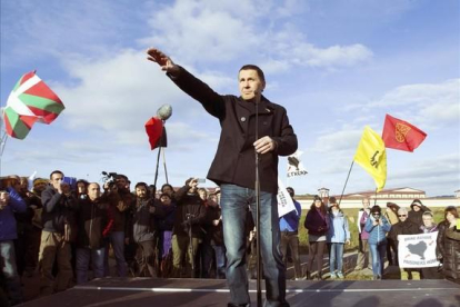 Arnaldo Otegi se ha reincorporado a la actividad política un mes después de abandonar la prision de Logroño, y ha apelado al proceso catalán como referente independentista.-EFE / ABEL ALONSO