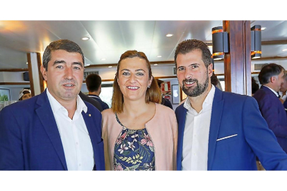 Pablo Lago (director El Mundo de Castilla y León), Virginia Barcones (vicesecretaria del PSOE) y Luis Tudanca (secretario regional del  PSOE).