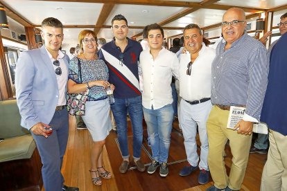 Rubén Raedo (Gestioría Pymes), Mar Redondo (Ayuntamiento Arroyo), Javier Muelas (Royal Caribbean) y Diego López (Bar El Buho).