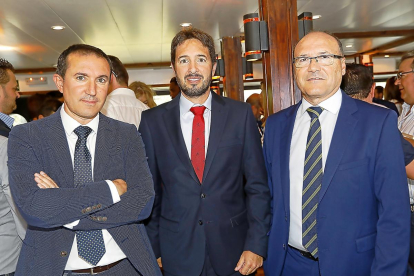 Zosimo Gallego (Gestoría Pymes Valladolid), Luis Ángel Sánchez y Crispín Morales (Bankia).