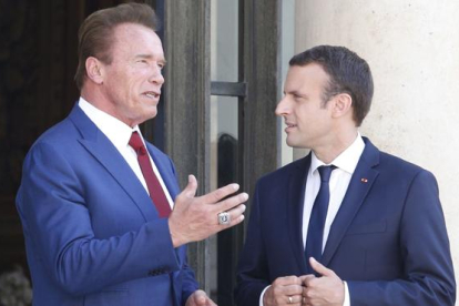 Macron y Schwarzenegger juntos en el Elíseo.-ATLAS